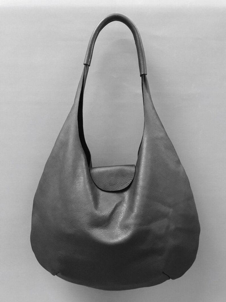 round leather shoulder bag