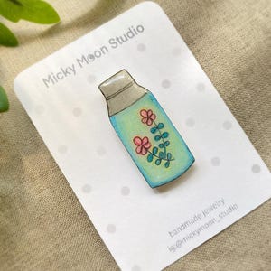 Handmade Vintage Thermos Clay Pin, hand painted clay pin, Antique Thermos Clay Pin, Retro, inspirited gift for vintage lover, unique gift