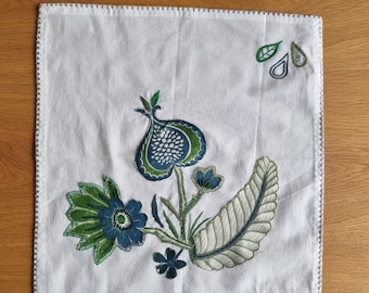 Floral Embroidery Art: Hand-stitched Flower Wall Hanging