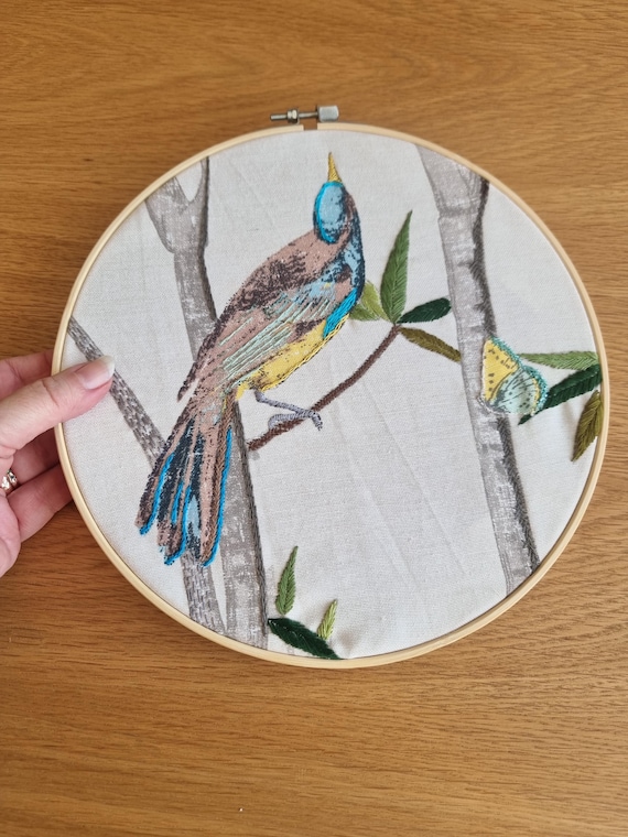 鳥の刺繍フープアート：自然の壁飾り、手縫い - Etsy 日本