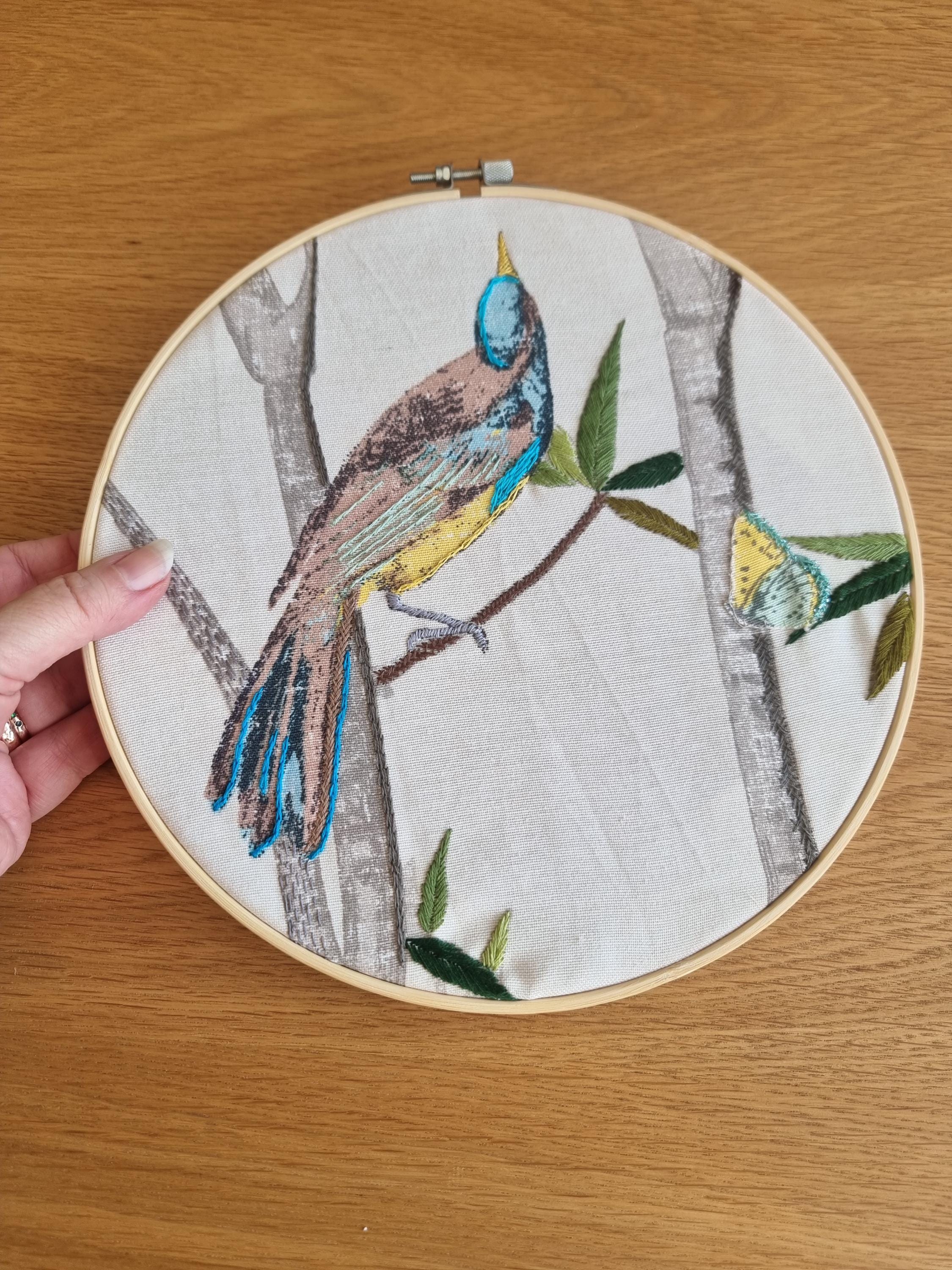 鳥の刺繍フープアート：自然の壁飾り、手縫い - Etsy 日本