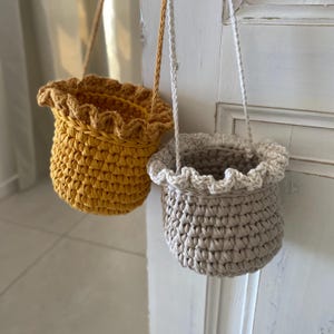 Crochet Hanging Basket with Ruffle, Romantic Style Hallway Organizer, Cottagecore Decor