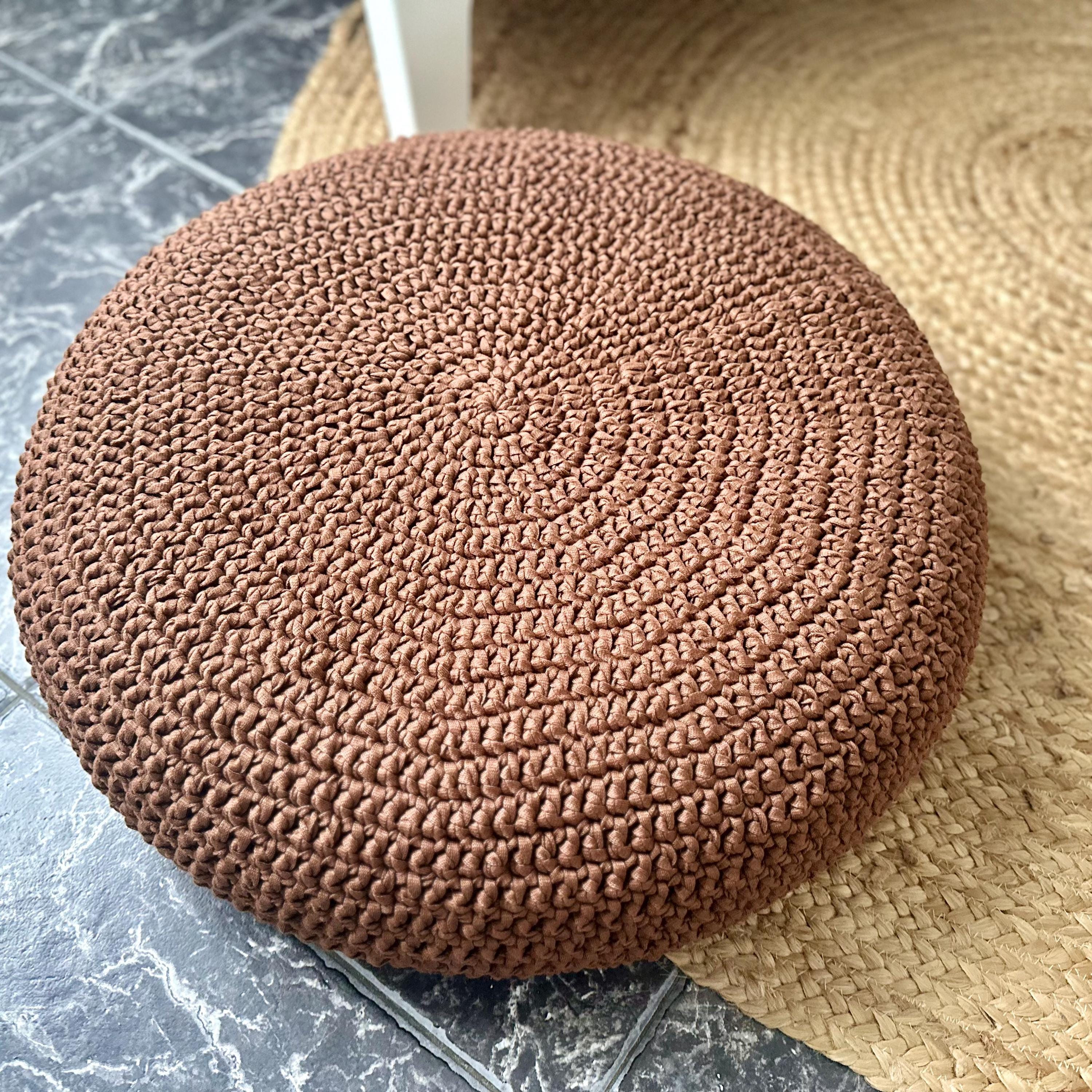 かぎ針編みのプーフカバー、モロッコ風プーフとIKEAのスツールプーフ用