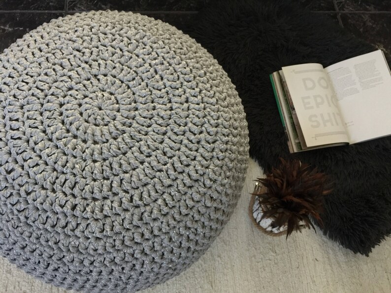 Pouf ottoman au crochet, pouf repose-pieds doré/argenté scintillant, table basse ronde, coussin pour siège de sol unique, cadeau chic pour une nouvelle maison image 3