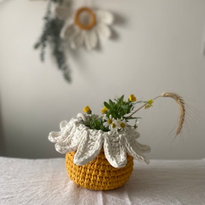 Daisy Flower Wall Decor and Basket Set, Floral Nursery Decor, Botanical Baby Shower Gift, Garden Girl Handmade Gifts image 4