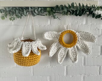 Daisy Flower Wall Decor and Basket Set, Floral Nursery Decor, Botanical Baby Shower Gift, Garden Girl Handmade Gifts