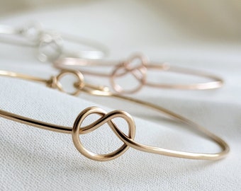 Infinity Knot Bracelet / Tie the Knot Bangle / Gold Knot Bracelet / Bridesmaids Gift / Wedding Favor / Bridesmaids Jewelry