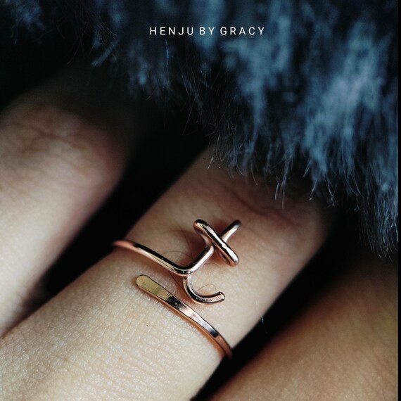 パーソナライズされたラップリング カスタムイニシャルリング 刻印入りリング ダブルリング スタッカブルリング - RWR 並行輸入 イニシャル T - オーバーラップリング ⁄ イニシャル N リング