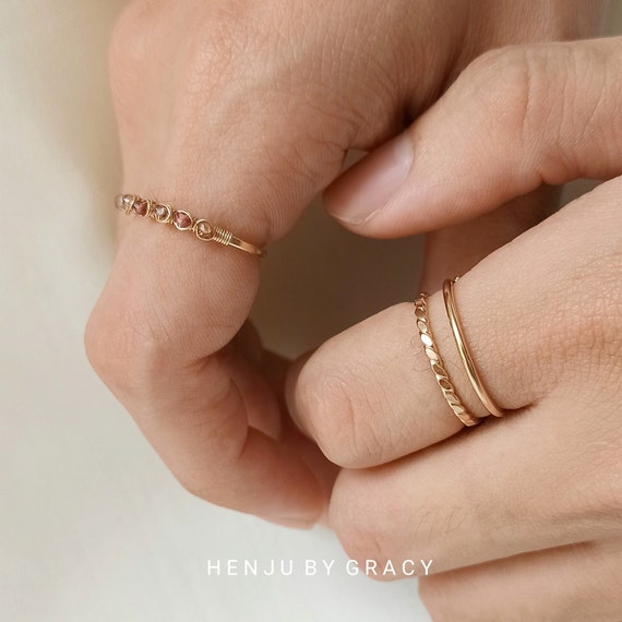 Avery Hammered Gold Ring | Stylish Gold Rings | CaratLane