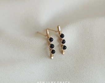 Tiny Stone Earrings / Black Onyx Earrings / Minimalist Earrings / Bestfriends Gifts