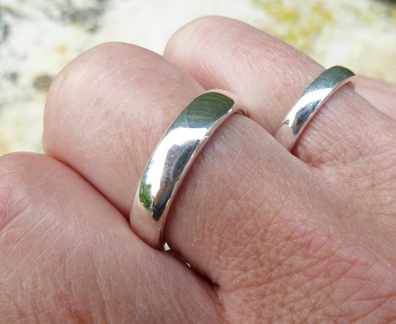 Silver comfort fit wedding band discount