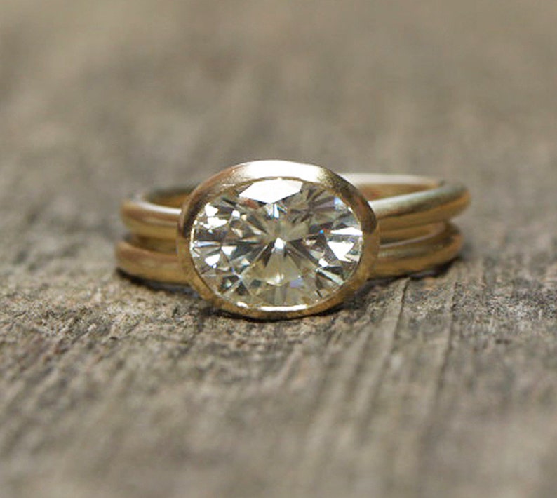 2.5ct Forever Brilliant Oval Moissanite Recycled Gold Ring - Etsy UK