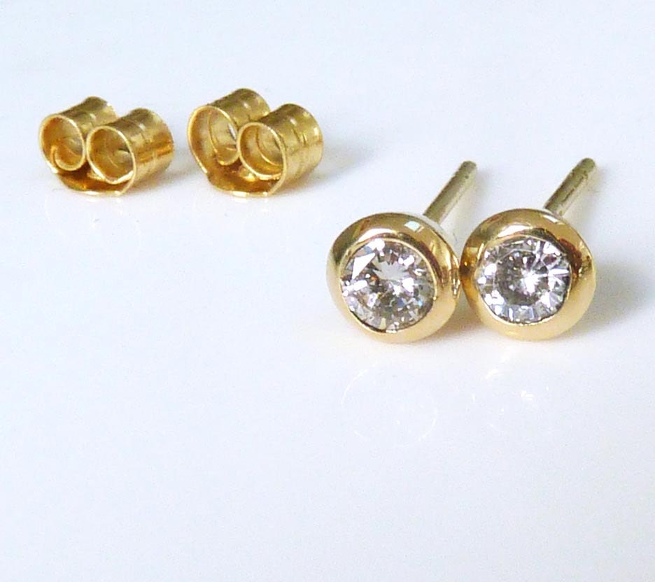 18ct Recycled Yellow Gold Diamond Studs Diamond Stud Earrings - Etsy