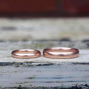 Juego de anillo de boda de oro rosa reciclado, juego de anillo de bodas de oro rojo ético imagen 3