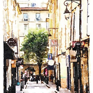 Puede incluir: Una pintura de acuarela de una calle estrecha en Par&iacute;s, Francia. La calle est&aacute; bordeada de edificios y tiendas. Hay gente caminando por la calle. Los edificios est&aacute;n pintados en tonos de amarillo y marr&oacute;n. La calle est&aacute; pavimentada con adoquines. Hay &aacute;rboles a ambos lados de la calle. El cielo es azul.
