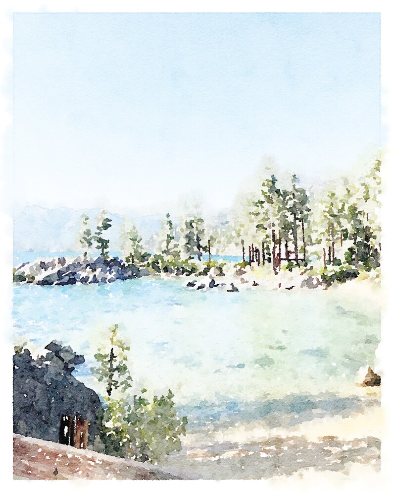 以下が含まれることがあります： 手前に小さな島のある湖の風景を描いた水彩画。島には木々と岩が覆われている。湖は薄い青色で、空も薄い青色である。