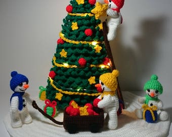 DEUTSCHE PDF Häkelanleitung Fröhliches Baumschmücken - Schneemann - Weihnachtsbaum - Amigurumi