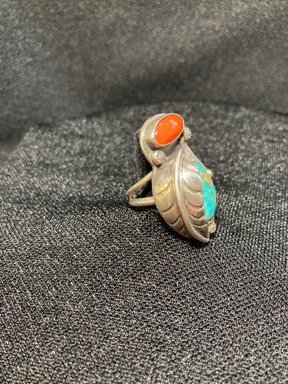 Vintage Native Leaf Ring with stunning coral and … - image 1