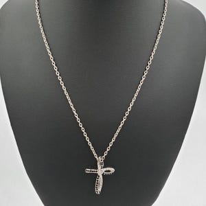 Vintage Fashion Necklace Silver Tone Black & White Crystal Cross Pendant 17&quot;