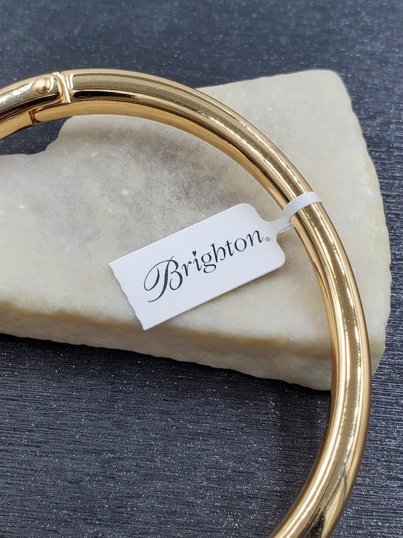 NEW Brighton Interlok Single Knot Gold Hinged Bangle afbeelding 5