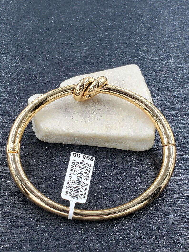 NEW Brighton Interlok Single Knot Gold Hinged Bangle afbeelding 4