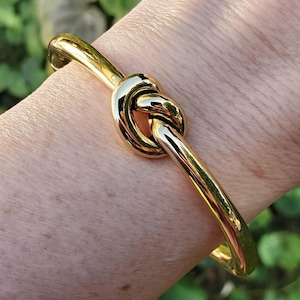 NEW Brighton Interlok Single Knot Gold Hinged Bangle afbeelding 1