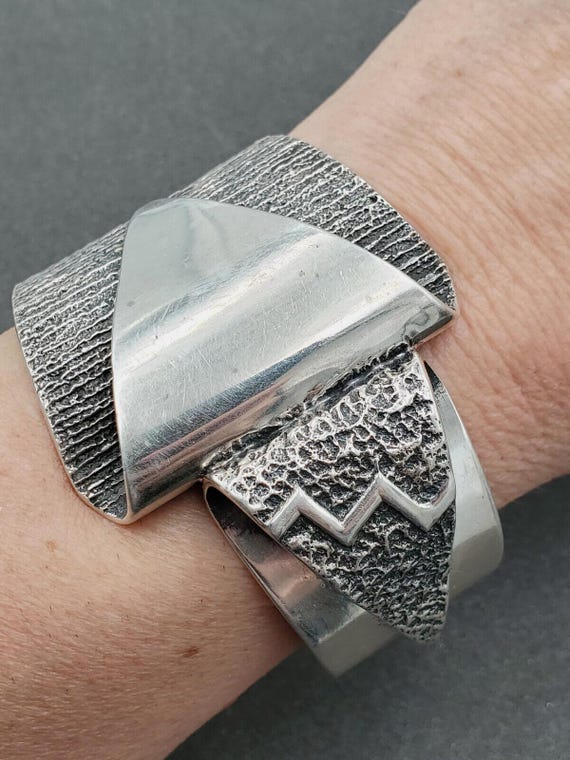 Important And Uniuqe Navajo Aaron Anderson Turquoise Native American Jewelry Silver Ring Important And Uniuqe Navajo Aaron Anderson Turquoise Native American Jewelry Silver Ring