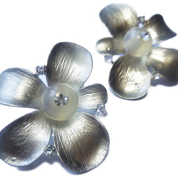 1980s Vintage Stud Earrings Large Flower Silver Tone