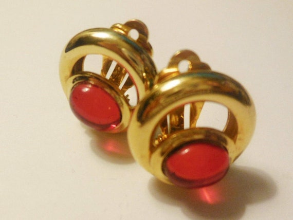 Clip on Earrings Red Golden Tone Metal Large Vint… - image 5