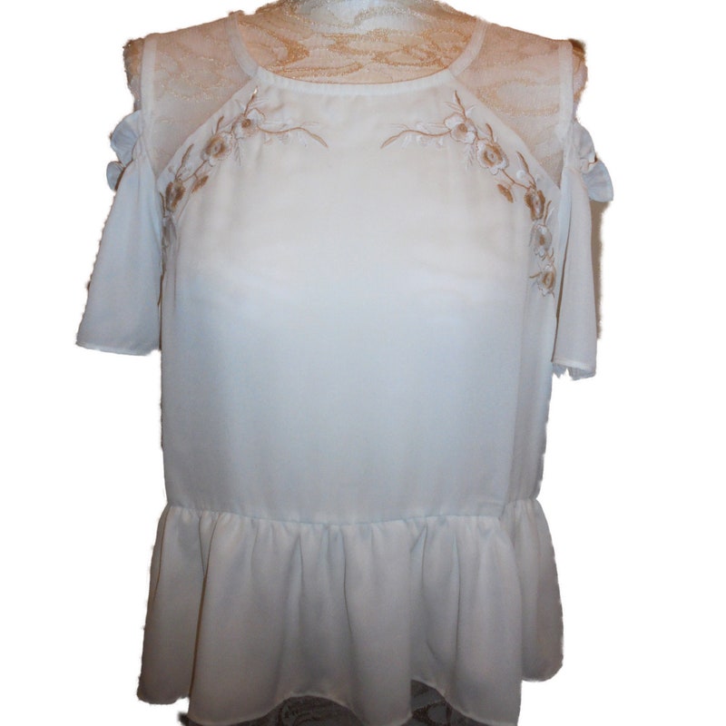CREAM  BLOUSE WITH BLUE STRIPE COLLAR main image 0