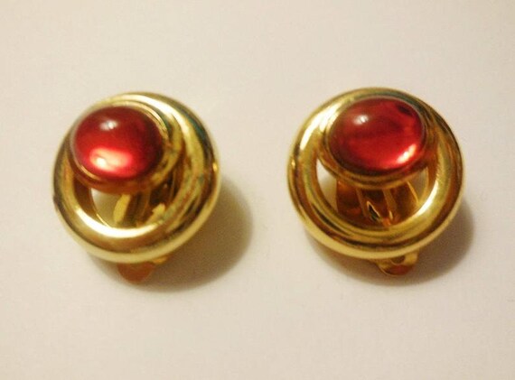 Clip on Earrings Red Golden Tone Metal Large Vint… - image 2