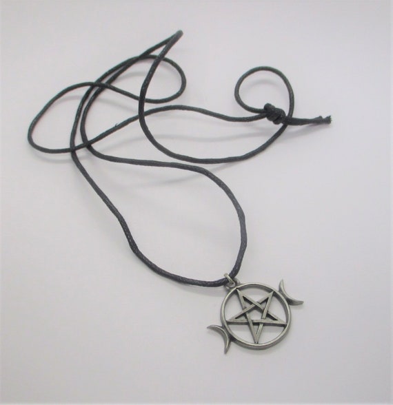 Pewter pentagram necklace: amazing pentagram tripl
