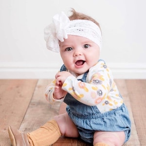 White Eyelet Lace Bow - Eyelet Bow - Stretchy Headwrap - Permanently Sewn Wrap - Baby Bow - Girls Bow