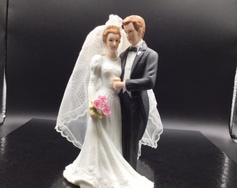 Wedding Couple  / 7 inch Bride and Groom Topper / Vintage Lefton China dated 1990 / Bride and Groom Wedding Cake Toppers
