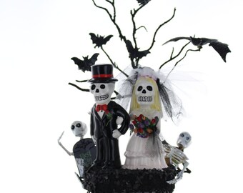 Skeleton Bride and Groom Wedding Topper / Halloween Wedding / Day of the Dead Wedding