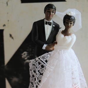 Vintage African American Retro Bride & Groom Cake Topper / Traditional Ethnic Couple from 1960's / Bride Lace Dress/ Vintage Wedding Topper