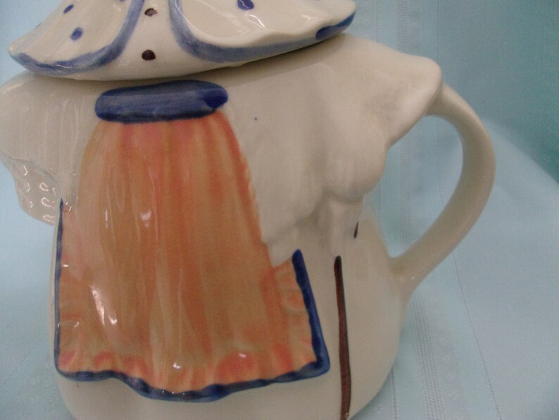 Granny Ann Teapot by Shawnee Pottery Patented USA Produced in Zanesville Ohio 1937-1961 Ivory Color Peach Apron Blue Trim Cane Tea Parties