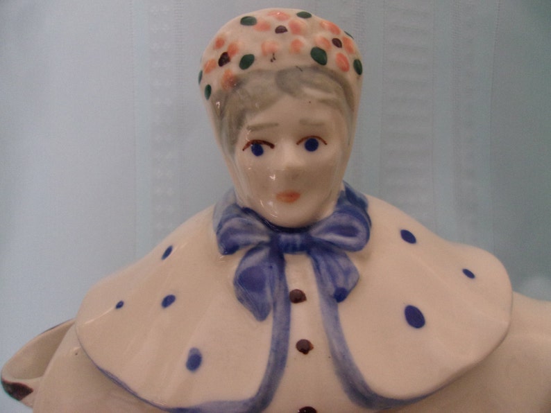 Granny Ann Teapot by Shawnee Pottery Patented USA Produced in Zanesville Ohio 1937-1961 Ivory Color Peach Apron Blue Trim Cane Tea Parties