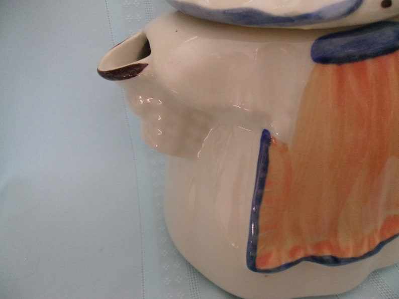 Granny Ann Teapot by Shawnee Pottery Patented USA Produced in Zanesville Ohio 1937-1961 Ivory Color Peach Apron Blue Trim Cane Tea Parties