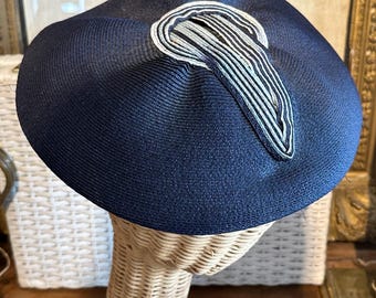 Authentic vintage 1930s Art Deco navy and white Schiaparelli tilt straw beret hat in excellent condition stunning archival designer hat