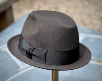 Vintage Stetson charcoal fedora hat great color. Great form beaver hat