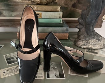 Genuine and rare 1990s Tom Ford era Gucci black patent leather Mary Janes, 4” heel, size 8 made in Italy