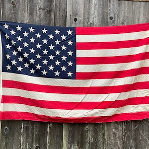 Vintage American flag 1960 printed cotton with original box. 50 stars fast free shipping 3x5