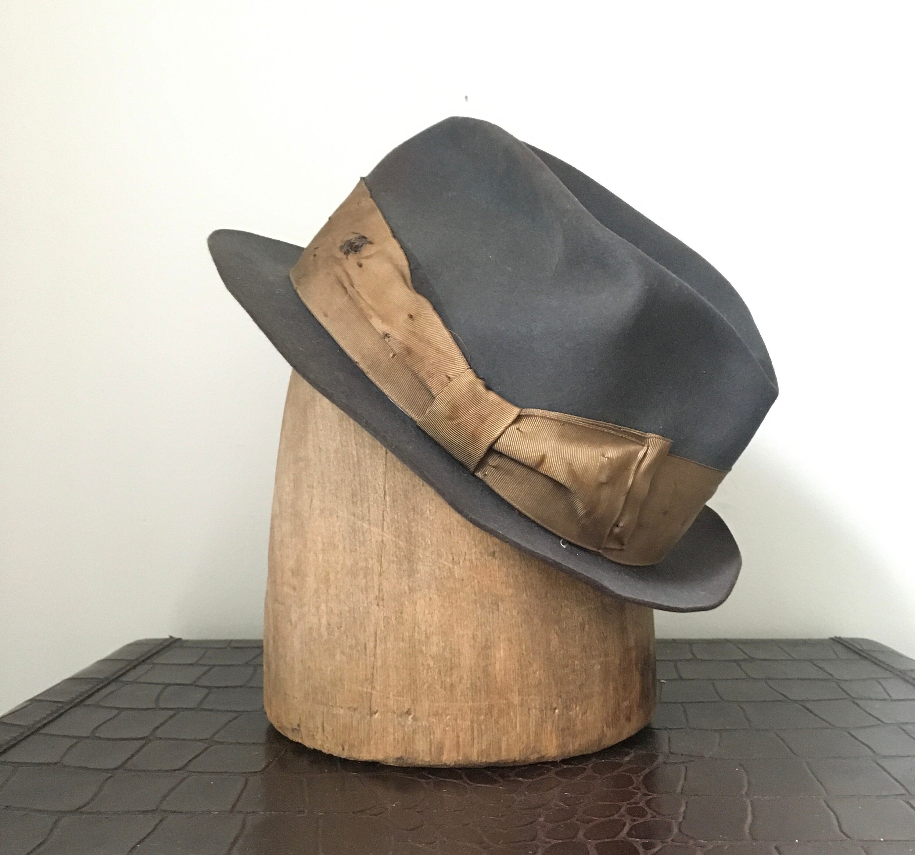 Vintage Distressed stetson Royal De 