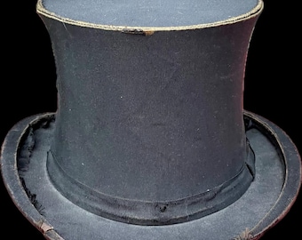 Beautiful 19th Century collapsible top hat silk from Paris.