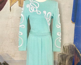 Vintage 1940s style stunning Tiffany blue and white “ribbon” knit belted dress