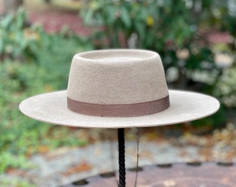 1890-1930 Felt Cowboy Hat W Grograin Ribbon Accent - Etsy display picture 1