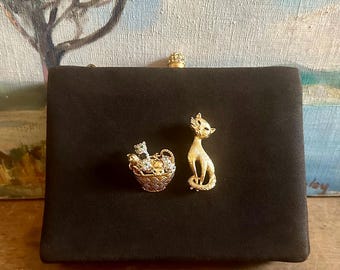Vintage MCM 1950s iconic Dofan France brown suede purse adorned with kittens and mama cat brooches, one-of-a-kind archival custom piece