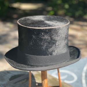 Beautiful 19th Century top hat silk from London England