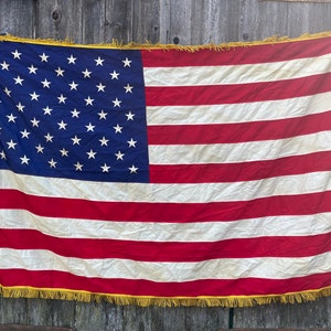 Beautiful American flag VINTAGE 1960 excellent condition 50 stars embroidered with gold fringe 4x6